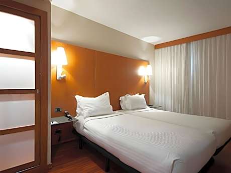 Double Room for Single Use