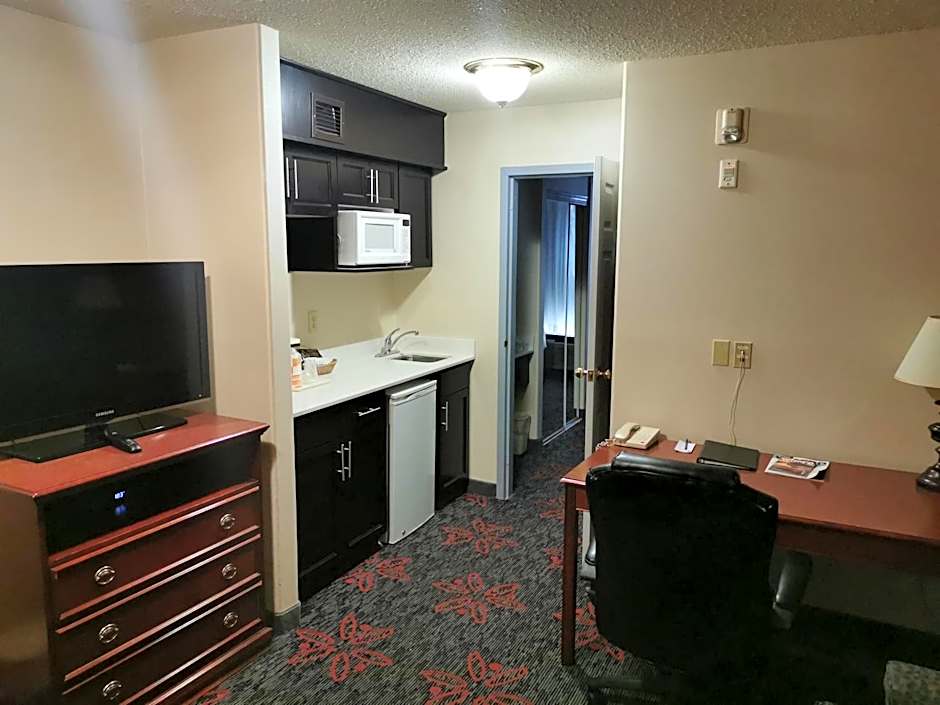 Comfort Inn & Suites University