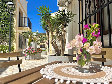 LA CASITA VERDE- cerca de la playa y con piscina abierta todo el año