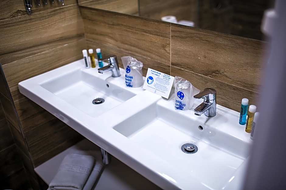 IG Nachosol Atlantic & Yaizasol by Servatur - Adults Only