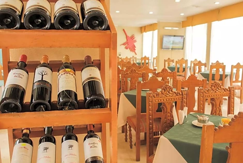 Hotel Alcalá Del Río