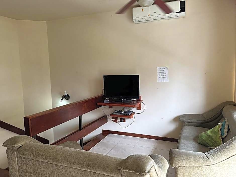 RIVIERA: M6 PRAÇA DAS ARTES 24 Duplex, Perto da Praia, Vista para as Piscinas, 3Dorms+Sala Íntima, 2½Banh, 2Gar, Ar+Ventiladores, Wi-Fi, Tela de Proteção, Varanda com Churrasqueira Ecológica, até 8-9Hóspedes