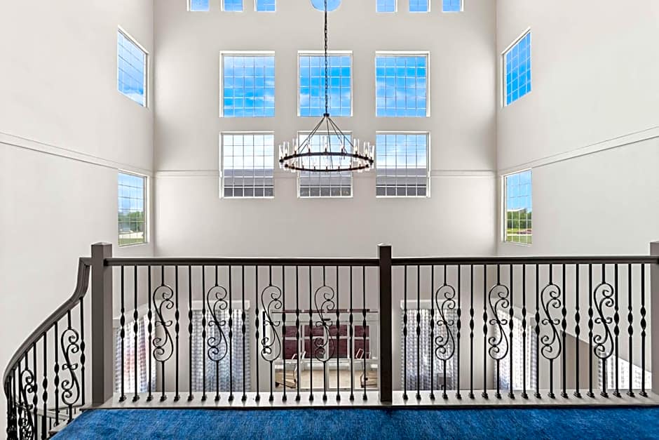 Sonesta Essential La Porte