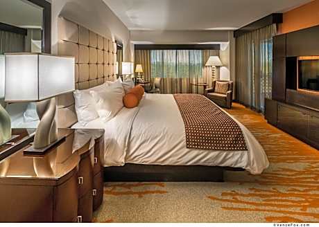King Room with Lake View