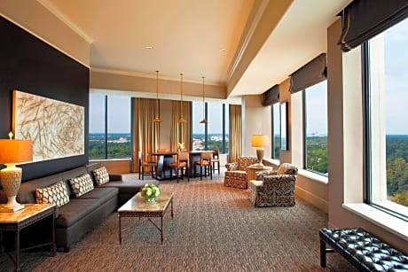 Club level, 1 Bedroom Presidential Suite, 1 King, High floor