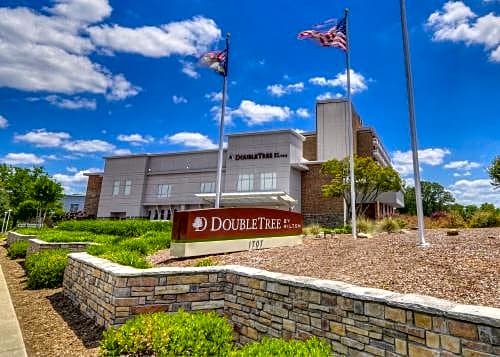 DoubleTree by Hilton Hotel Raleigh - Brownstone - University