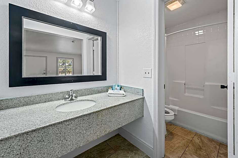 Charleston Creekside Inn