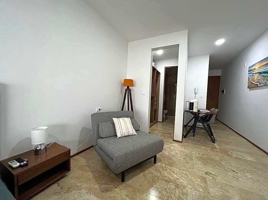 406 Cozy Studio Walking distance to 5th Av