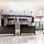 La Quinta Inn & Suites by Wyndham Bush Intercontinental Airport East