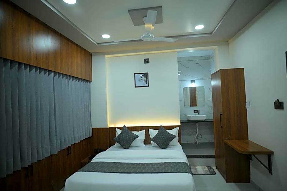 Photo 1 of 3 of Double Room