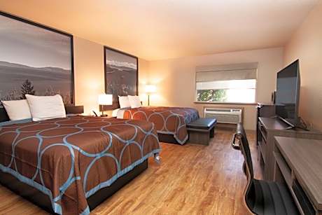 Queen Room with Two Queen Beds - Non-Smoking