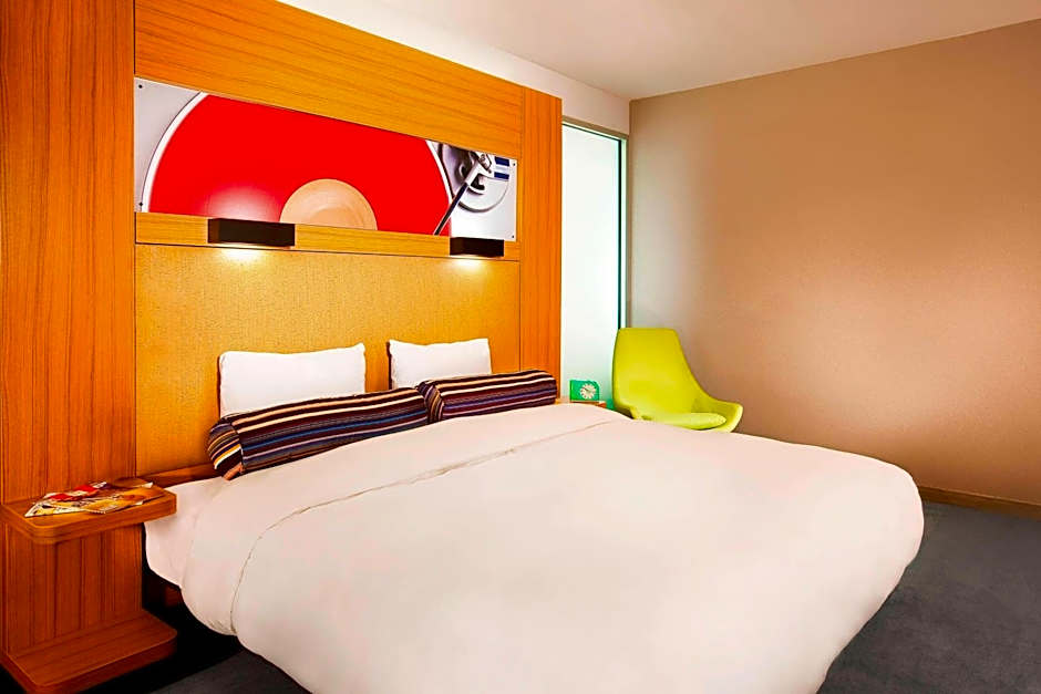Photo 1 of 2 of 1 King Bed