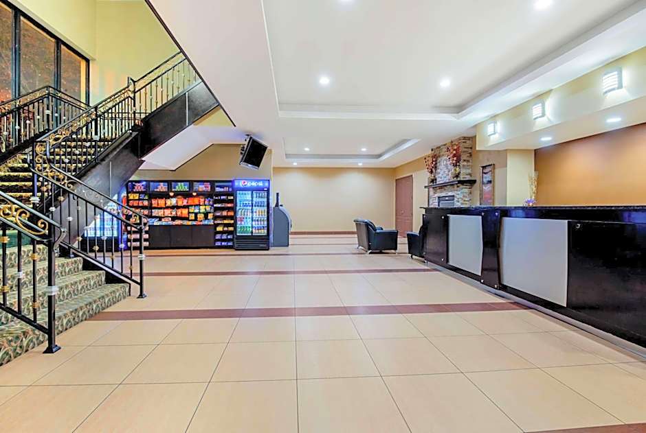 La Quinta Inn by Wyndham West Long Branch/NJ Shore Area