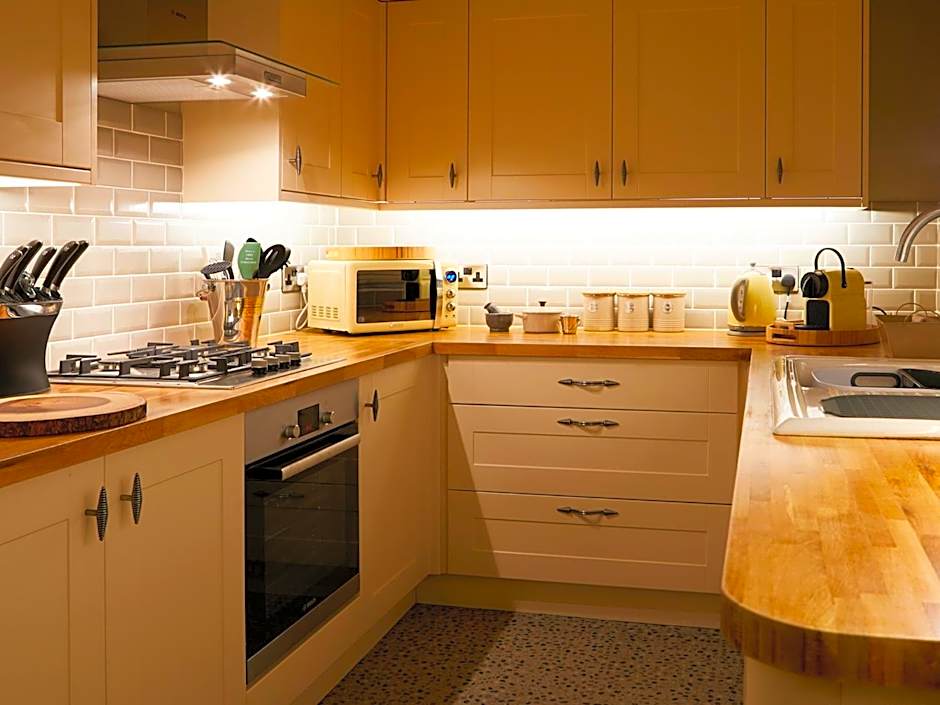 The Plough Inn & Cottages