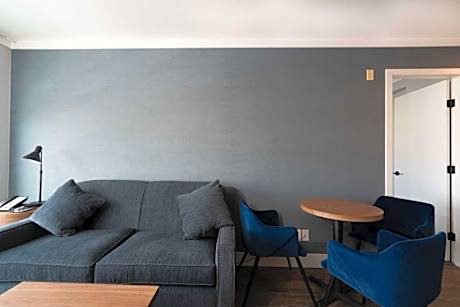 One-Bedroom Queen Suite with Two Queen Beds and Sofa Bed