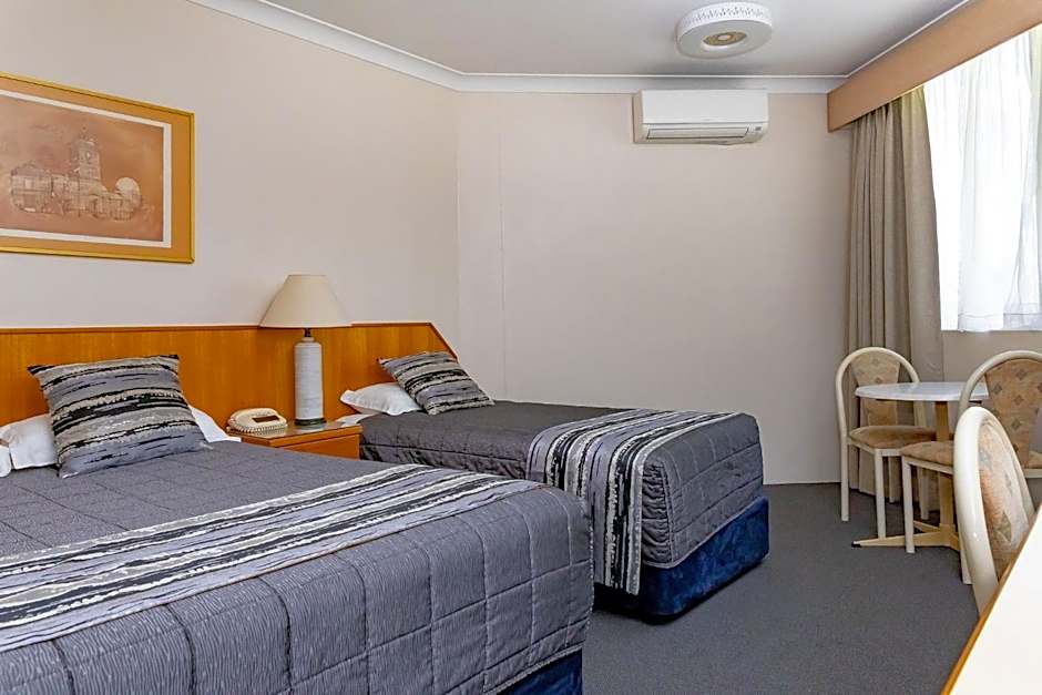 Charbonnier Motor Inn