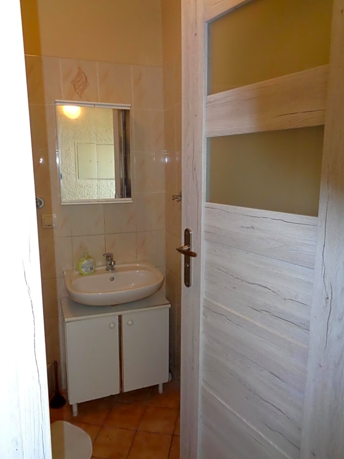 Uroczy Domek Z Ogrodem I Tarasem