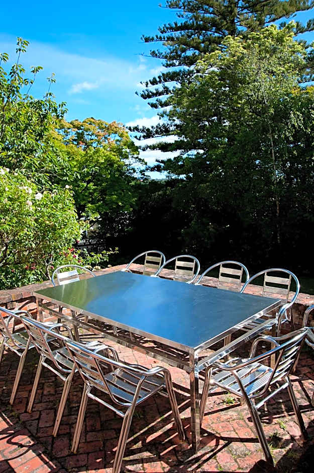 Lowena Cafe and Accommodation