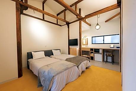 Triple Room with Shared Bathroom