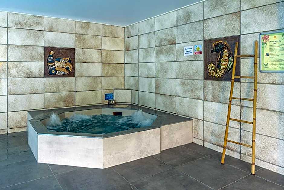 Logis Hostellerie Motel Au Bois Le Sire