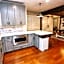 Historic Home Family Friendly Close to Seawall