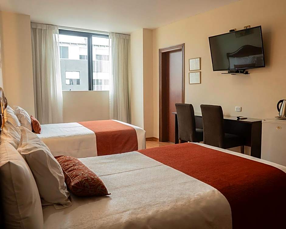 Miraflores Colon Hotel