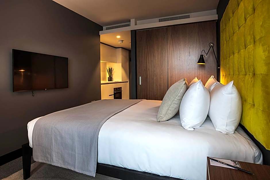 The Gate London City