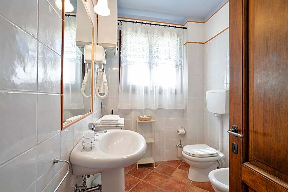 ISA-Holiday-Home with swimming-pool in San Gimignano, apartments with air conditioning and private outdoor area