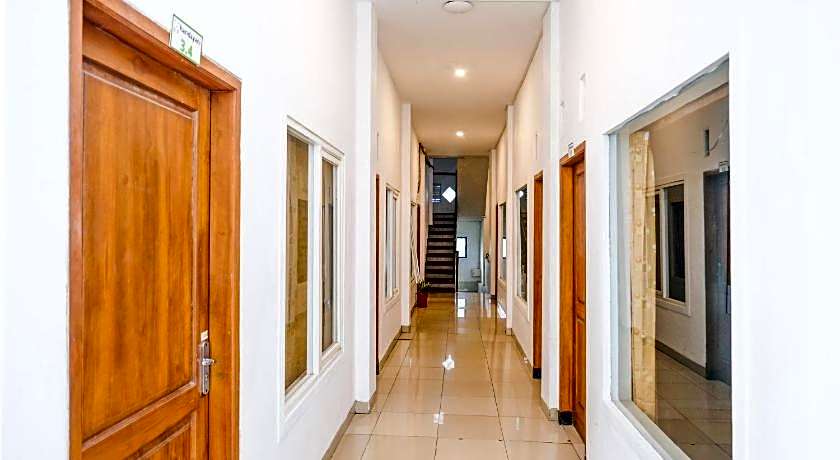 RedDoorz near Taman Rekreasi Selecta