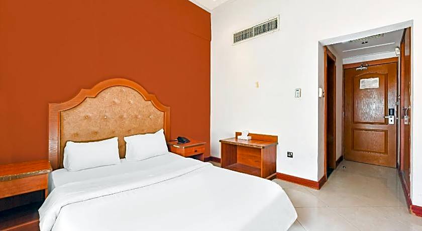 OYO 118 Revira Hotel