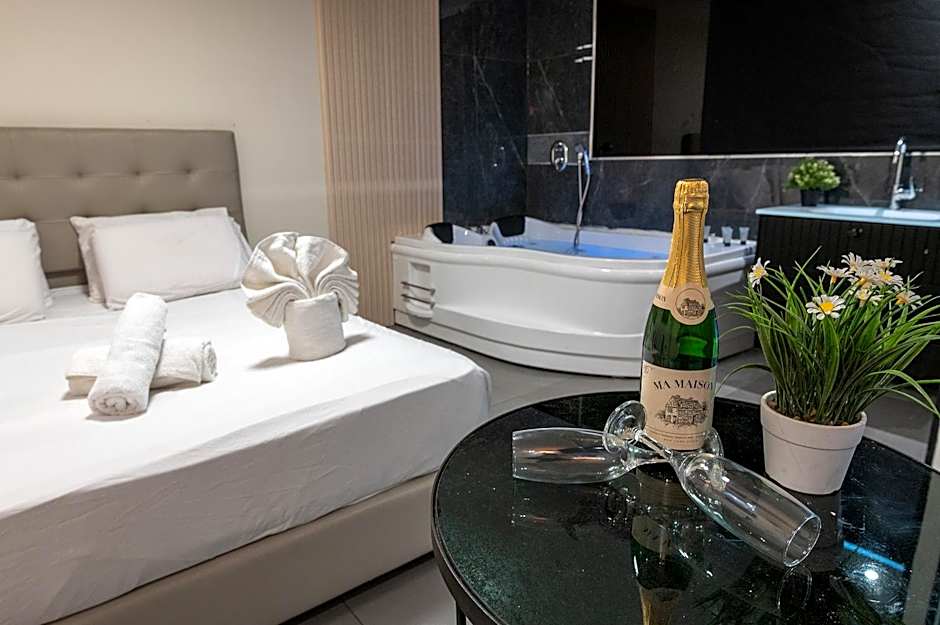 Lago Suites Hotel