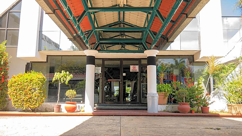 Hotel Plaza Mazari
