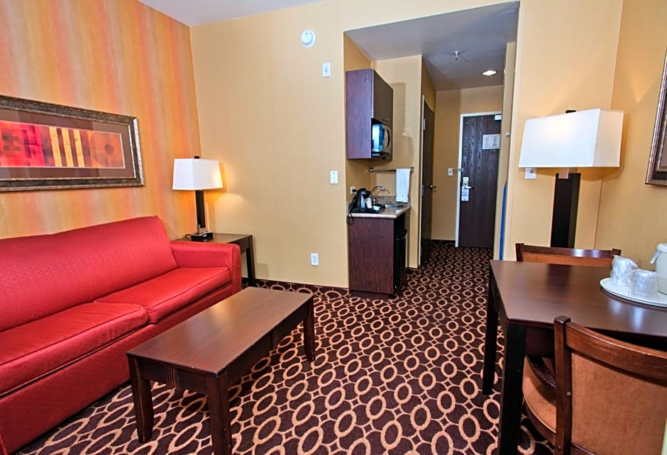 Holiday Inn Express & Suites Sacramento NE Cal Expo By IHG