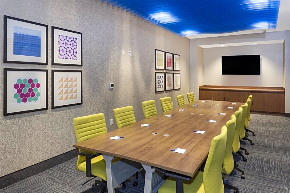 Holiday Inn Express And Suites Hudson I-94 By IHG