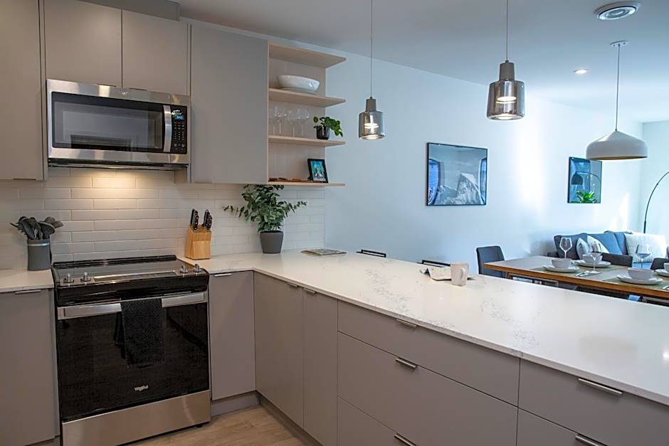 Birdies and Bears by Revelstoke Vacations