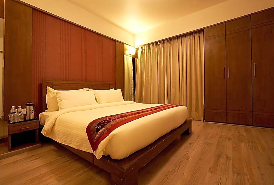 Ivy Studios Hotel Near Pune Airport