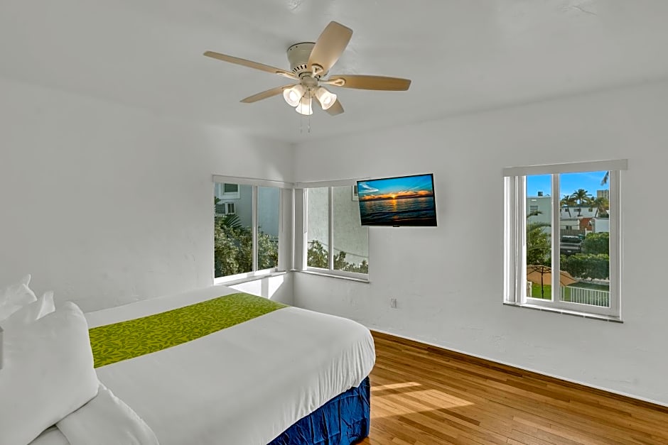 Silver Spray Motel