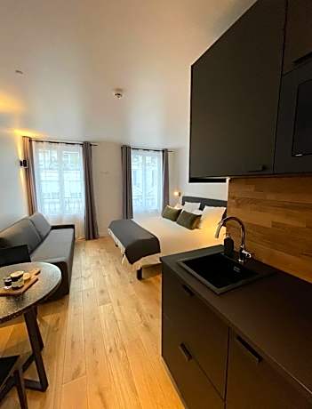 King Studio with Sofa Bed