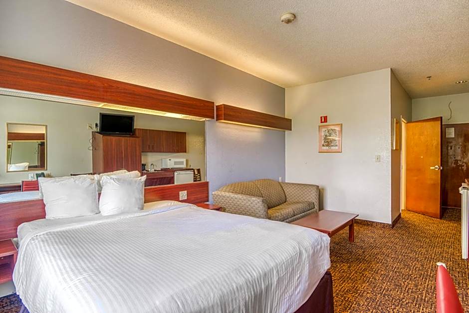 Trident Inn and Suites