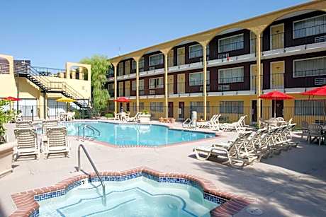Queen Room with Two Queen Beds - Pool View