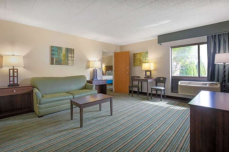 Best Western Woodhaven Inn