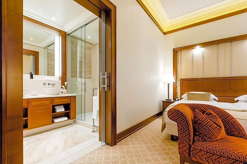 Excelsior Hotel Ernst