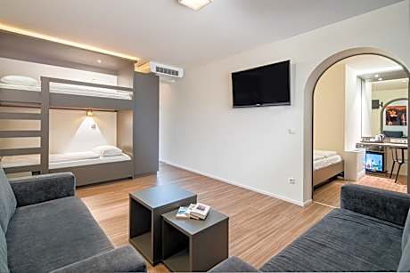 Playmobil Junior Suite