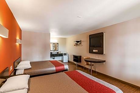 Deluxe Queen Room with Two Queen Beds