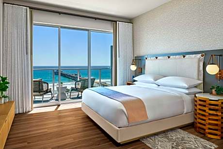 Bohemian One-Bedroom Suite with Kitchenette