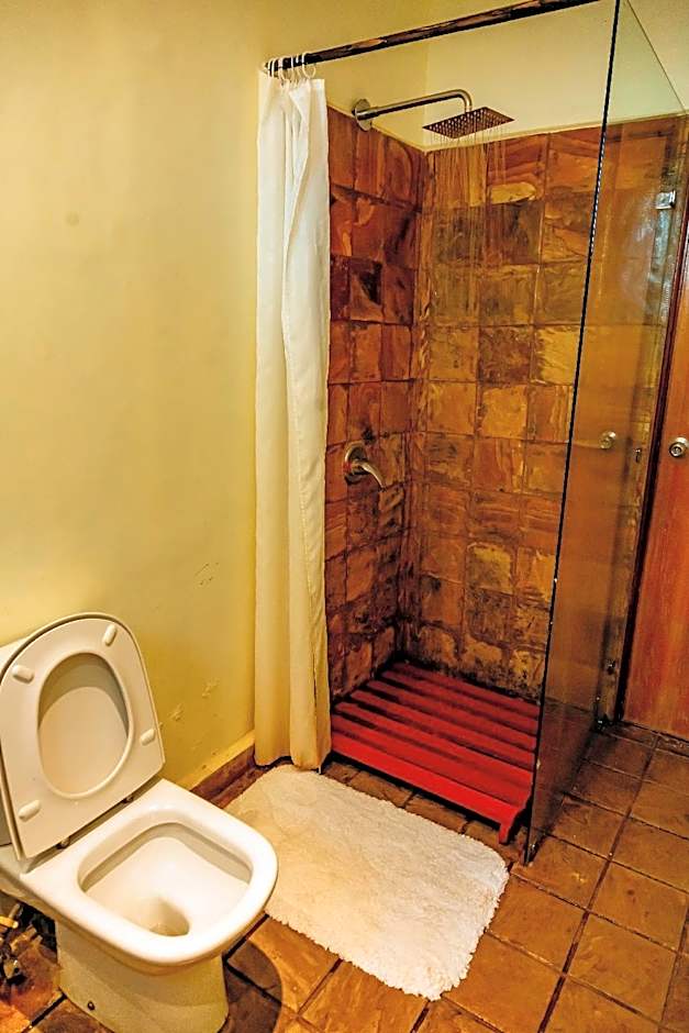 Weru Weru River Lodge