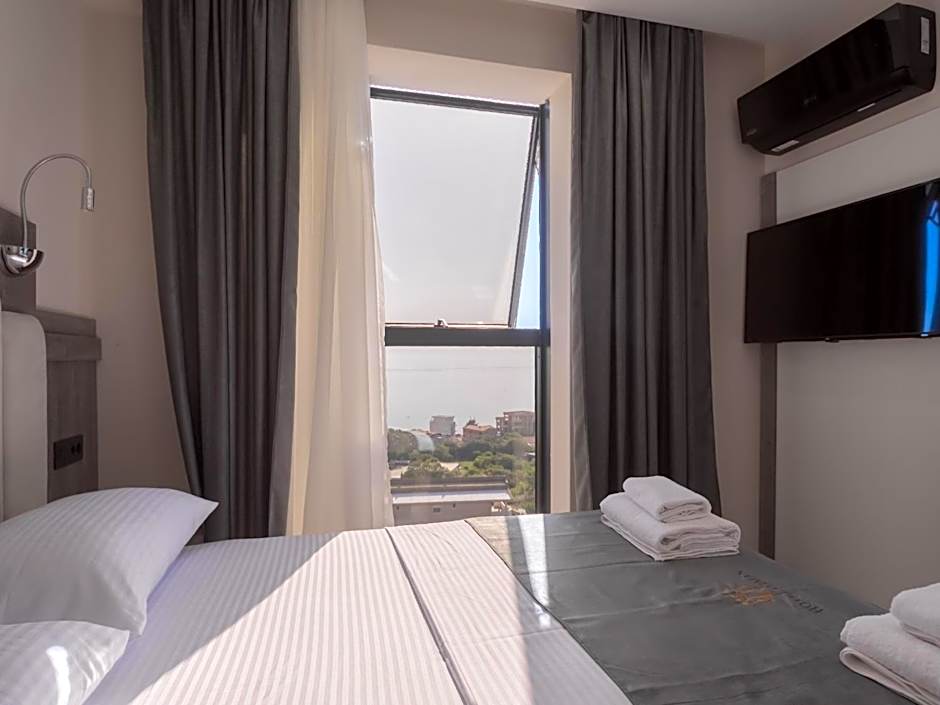 D Iman Hotel