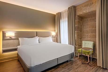 Deluxe King Room with River View