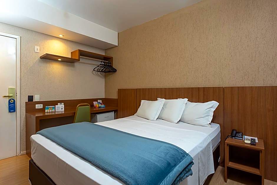 Roochelle Corporate Hotel