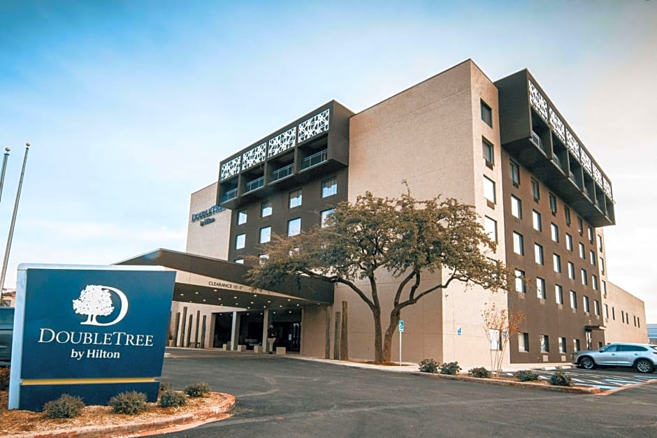 DoubleTree by Hilton Lubbock - University Area